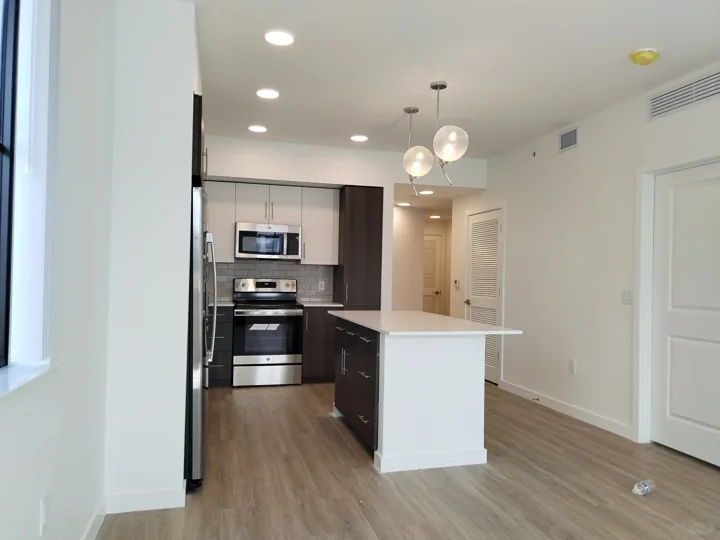 Palm Springs, USA · multifamily cabinetry, view 01